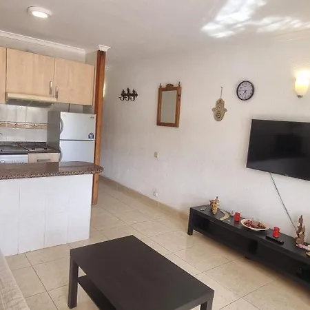 Casa Casey Juncos Ii Apartment